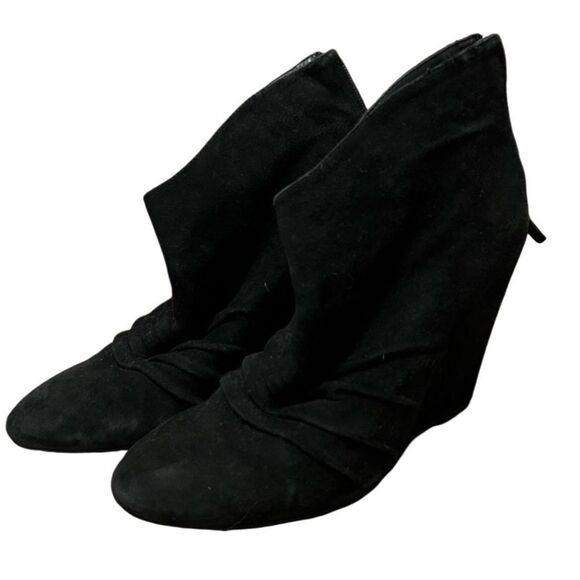 BCBG suede leather black 4” wedge Ruched ankle booties boots 8.5 Whimsigoth - Picture 2 of 8